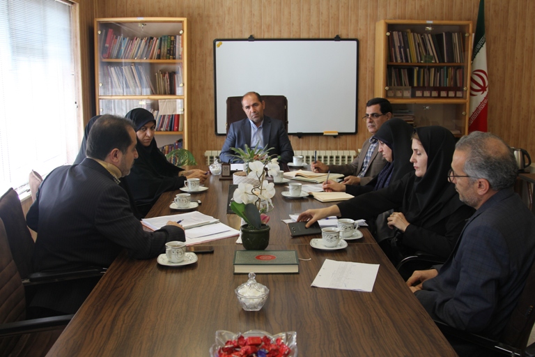رئیس دبیرخانه شورای اجتماعی کشور در دیدار با مدیرعامل جمعیت هلالاحمر اردبیل: هلال احمر از بازوان اصلی وزارت کشور در زمینه کاهش آسیب های اجتماعی است